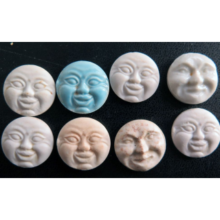 Lot de 8 Fèves type personnage Lune en céramique