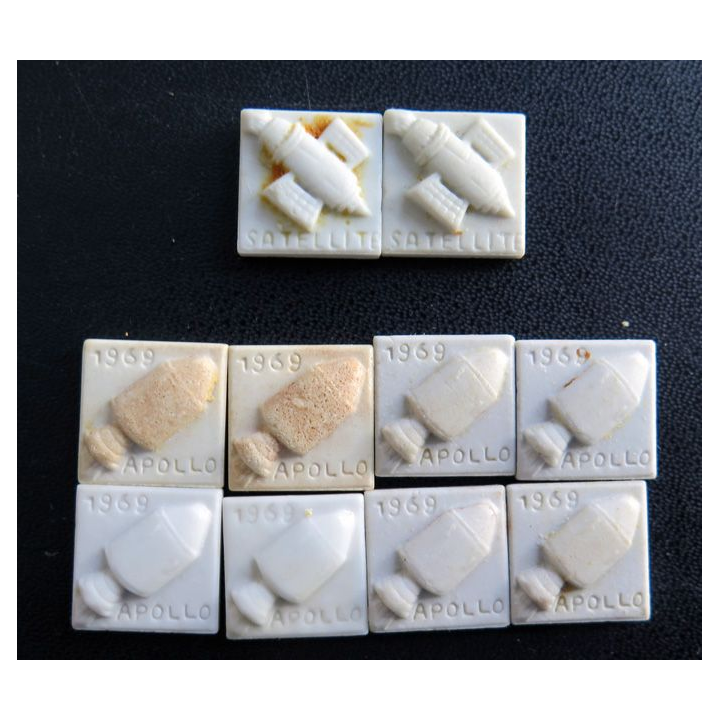 Lot de 11 Fèves type satellites en céramique