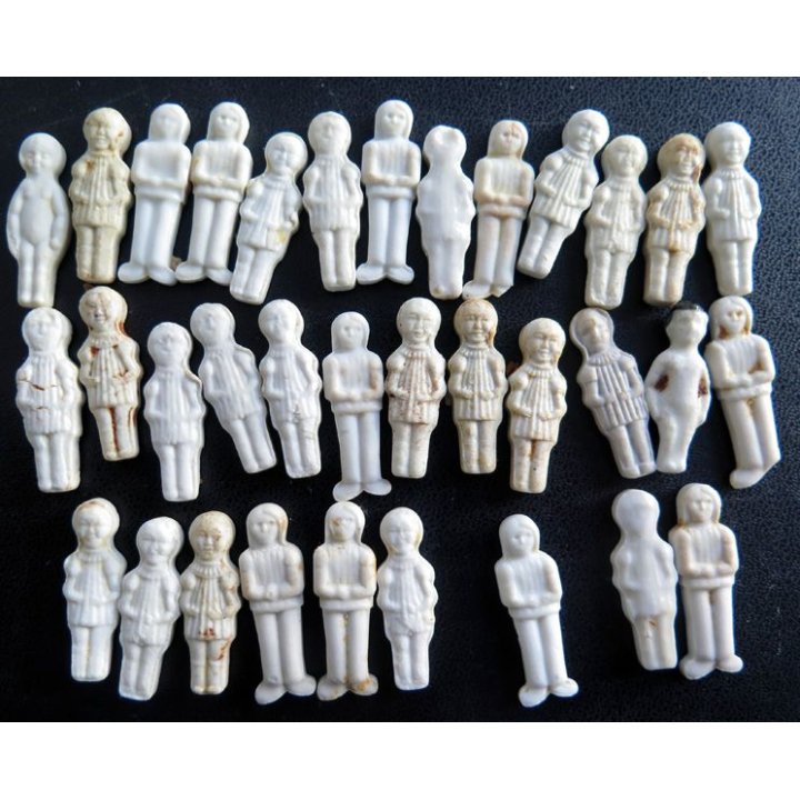 Lot de 34 Fèves type  Petit enfant en céramique