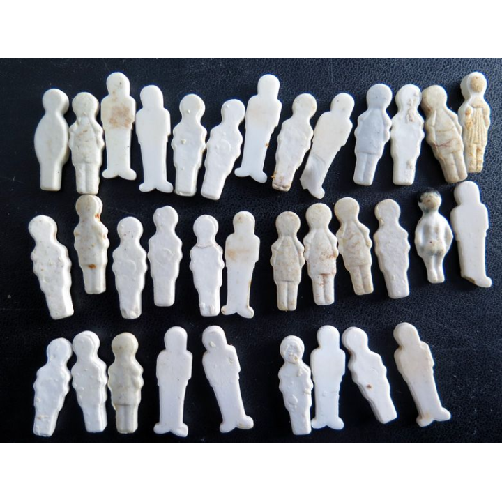 Lot de 34 Fèves type  Petit enfant en céramique
