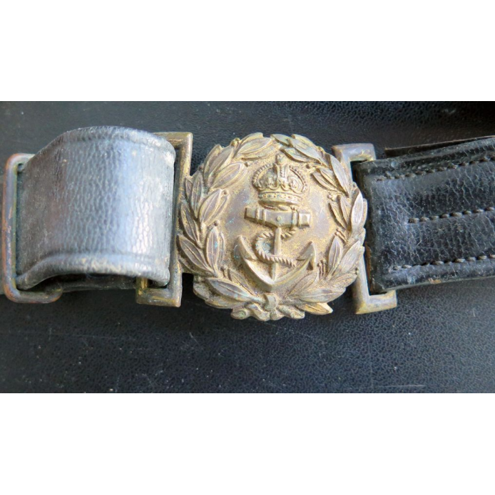 Ceinturon d'officier de marine anglaise (Edouard VII) en cuir noir boucle dorée WW1