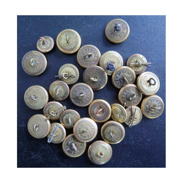 Lot de 27 boutons de la marine anglaise 1° Guerre mondiale sous Edouard VII