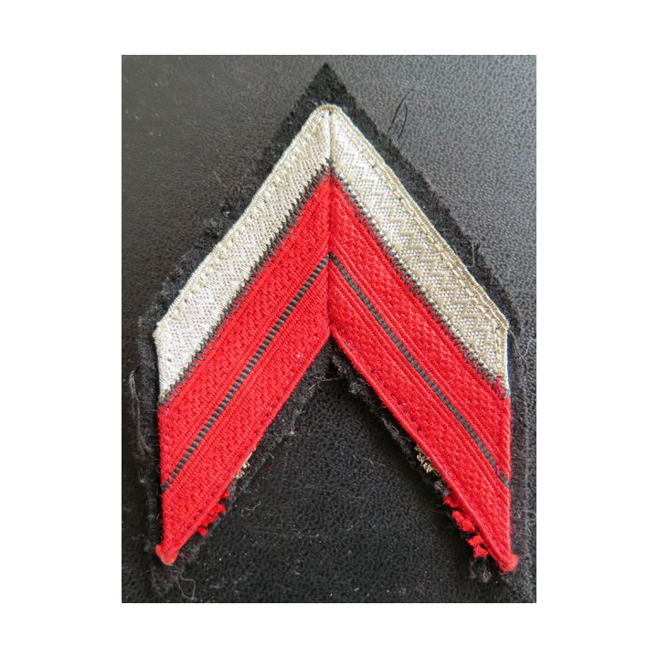 Galon de Caporal Chef PDL rouge et argenté sur tissu bleu noir 