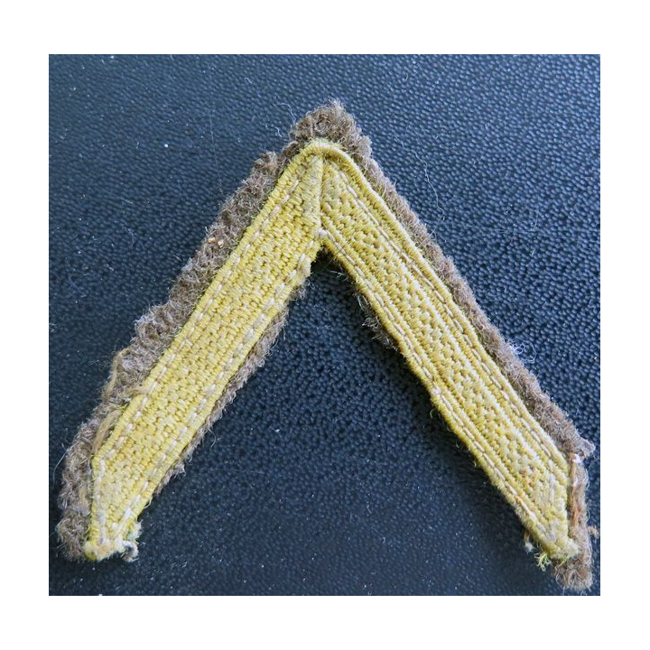 Galon de 1° Classe jaune sur fond kaki 