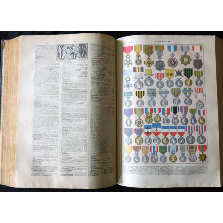 Larousse Universel en 2 volumes - Publié sous la direction de Claude Augé