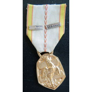 FRANCE : Médaille commémorative 1939-1945 2° guerre mondiale avec agrafes " Engagés Volontaires " et " Italie "