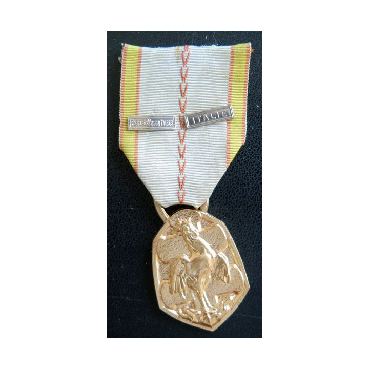 FRANCE : Médaille commémorative 1939-1945 2° guerre mondiale avec agrafes " Engagés Volontaires " et " Italie "