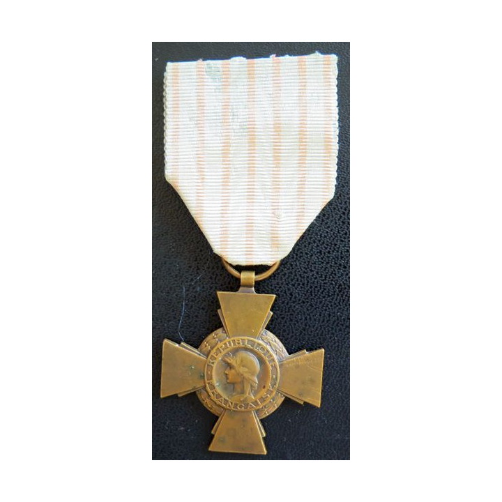 FRANCE : Croix du combattant en bronze