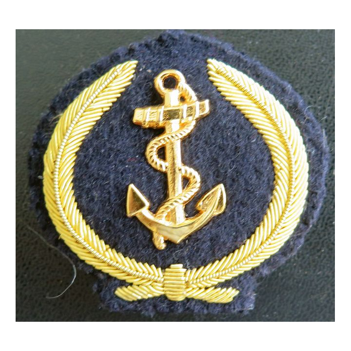 MARINE : insigne de casquette de la marine (officier marinier) en cannetille avec ancre en métal doré de largeur 6 cm