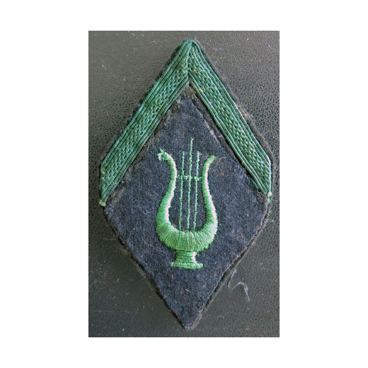 LOSANGE DE BRAS MODÈLE 45 : 1° Classe de la musique de la Légion sur 3 crochets