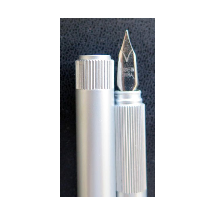 stylo à plume argentée made in China
