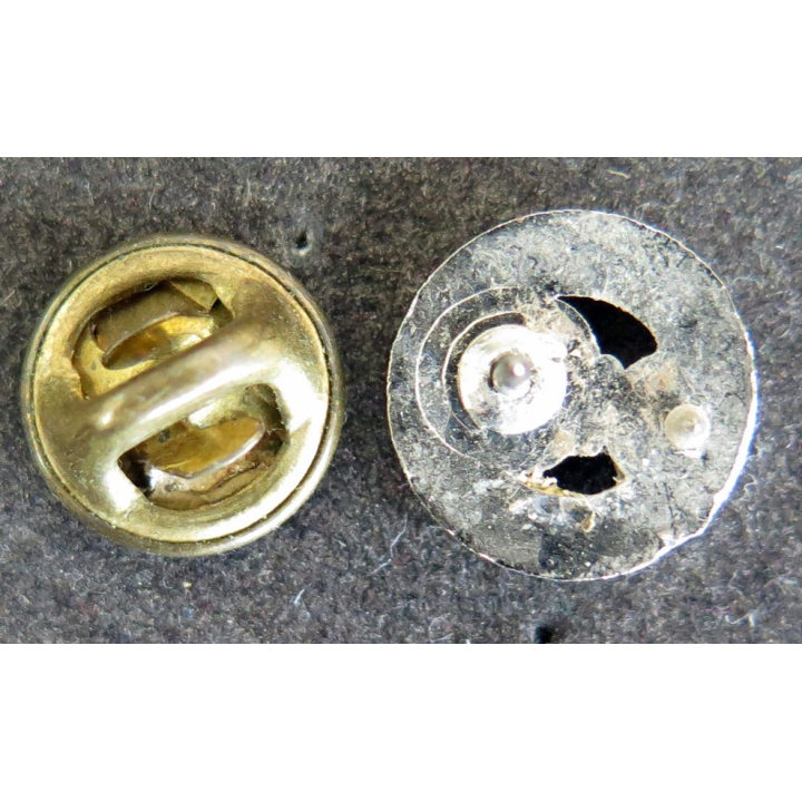 Pin's de la gendarmerie nationale avec grenade