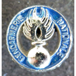 Pin's de la gendarmerie nationale avec grenade