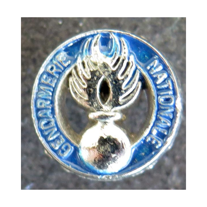 Pin's de la gendarmerie nationale avec grenade