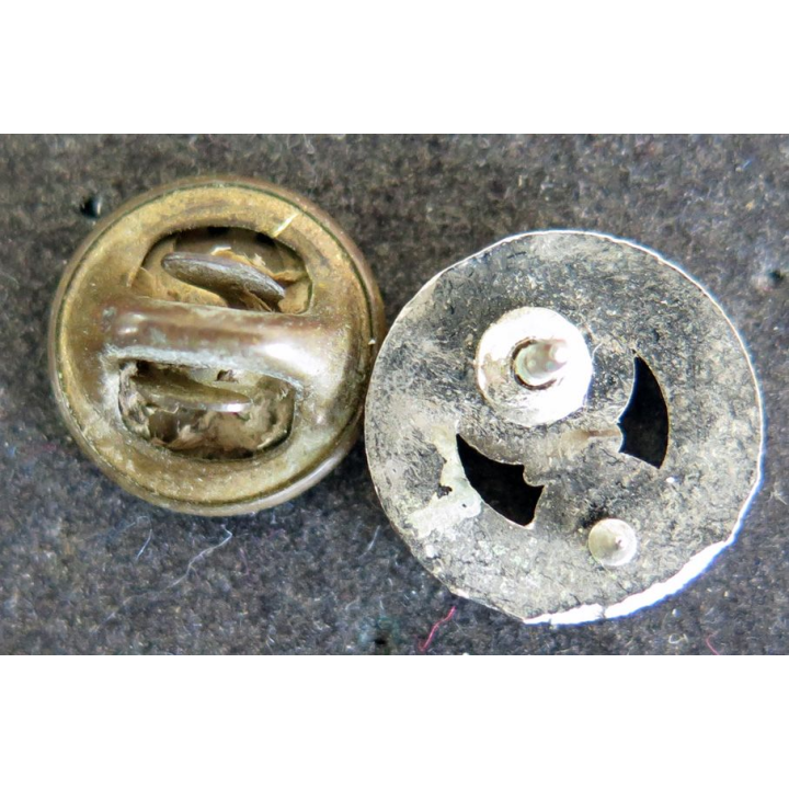 Pin's de la gendarmerie nationale avec grenade