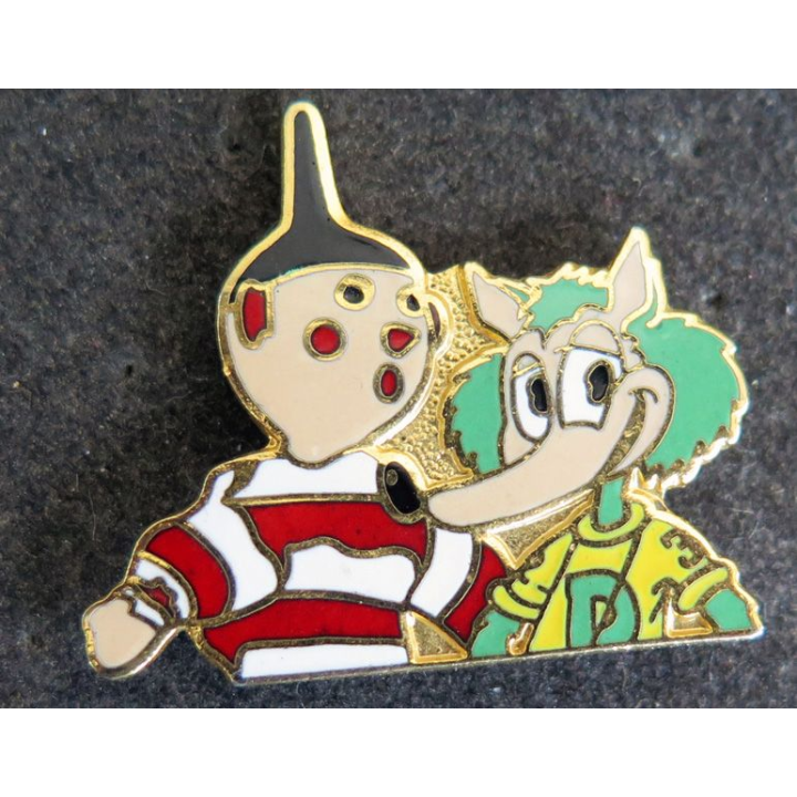 Pin's Photo Kodak Kodakette et le loup