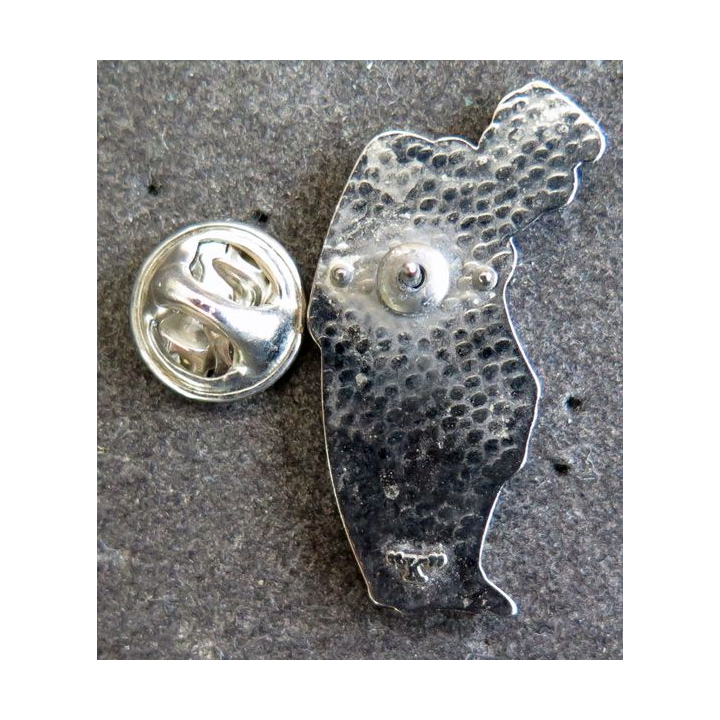 Pin's BD personnage en costume bleu de hauteur 3,5 cm