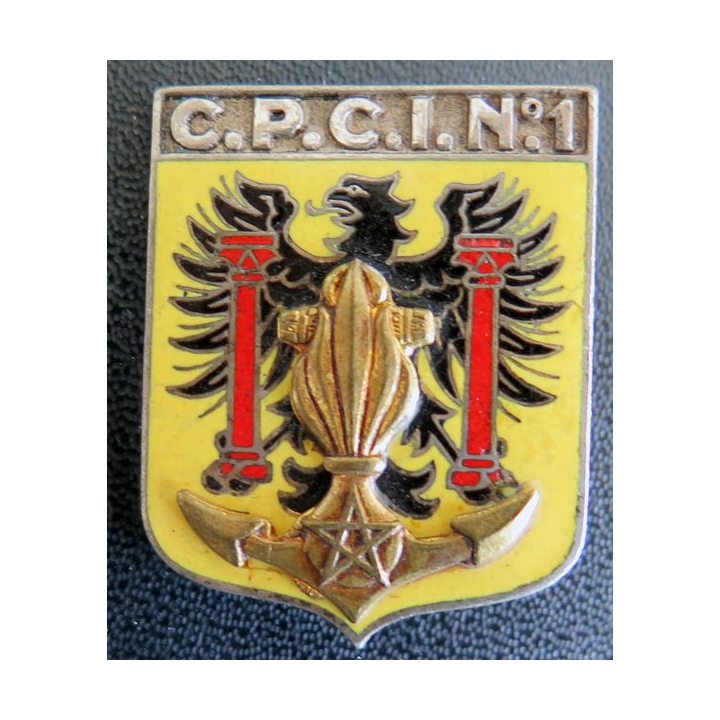 CPCI N° 1 : insigne métallique du centre perfectionnement cadres infanterie N° 1 fabrication Drago G. 1670