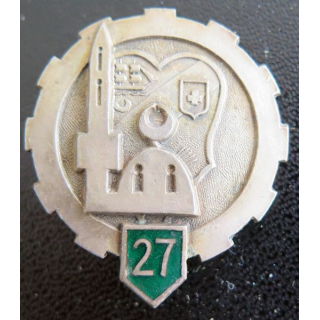 27° ET : Insigne métallique du 27° escadron du train écusson en émail sans nom de fabricant (124)