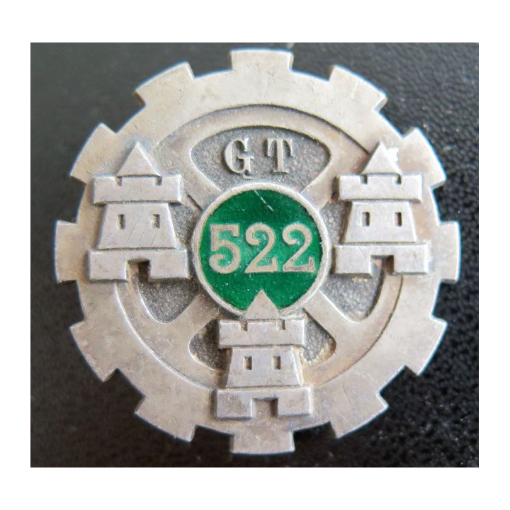 522° GT : insigne métallique du 522° groupe de transport de fabrication Drago Béranger H. 610 en émail