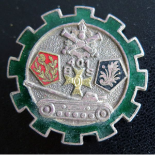 401° BS : Insigne métallique du 401° bataillon des services de fabrication Drago Paris G. 1863 en émail