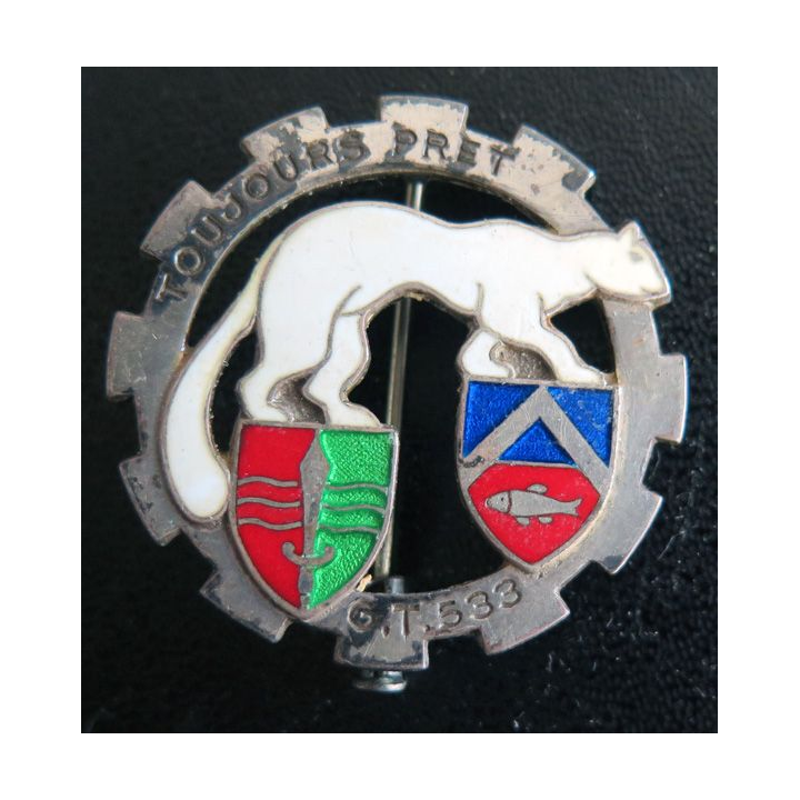 533° GT : insigne métallique du 533° groupe de transport de fabrication Drago Paris G. 1234 en argent et en émail