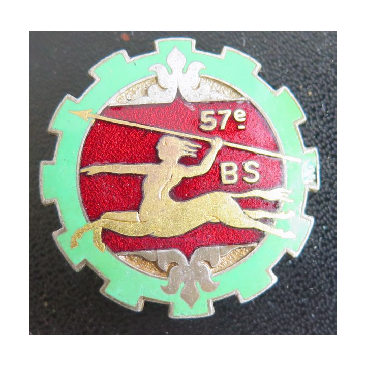57° BS : Insigne métallique du 57° Bataillon des Services fabrication Drago Paris G. 1225 en émail