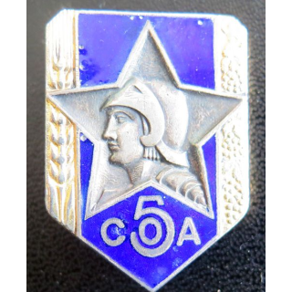 5° COA : insigne métallique de la 5° section des commis ouvriers d'administration de fabrication Drago rue Béranger en émail