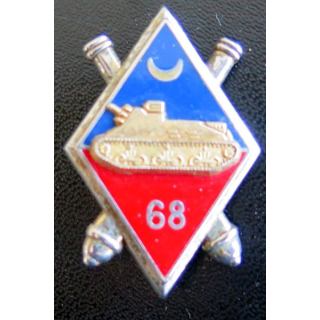 68° RA : insigne métallique du 68° régiment d'artillerie de fabrication Delsart H. 197