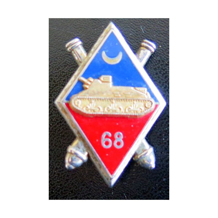 68° RA : insigne métallique du 68° régiment d'artillerie de fabrication Delsart H. 197