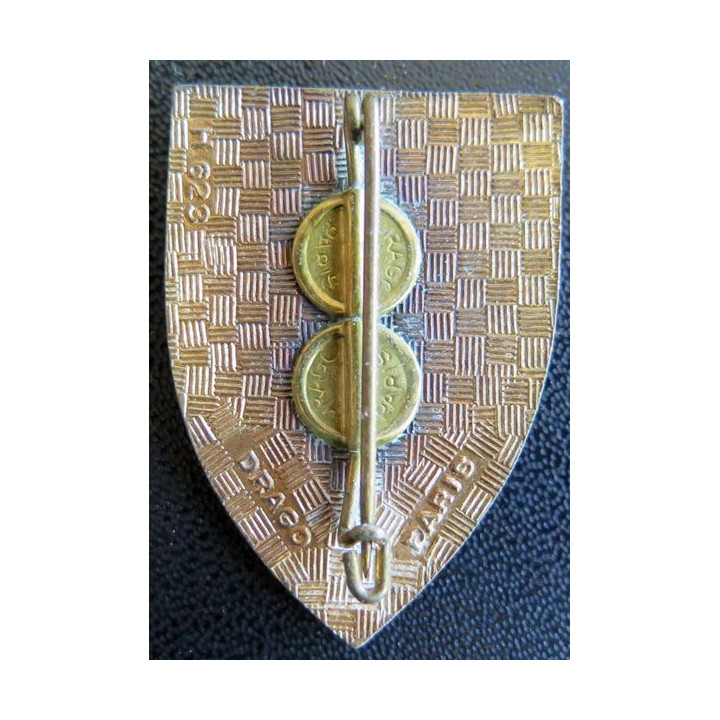 8° RA : 8° régiment d'artillerie de fabrication Drago Paris H. 623 en émail dos guilloché doré