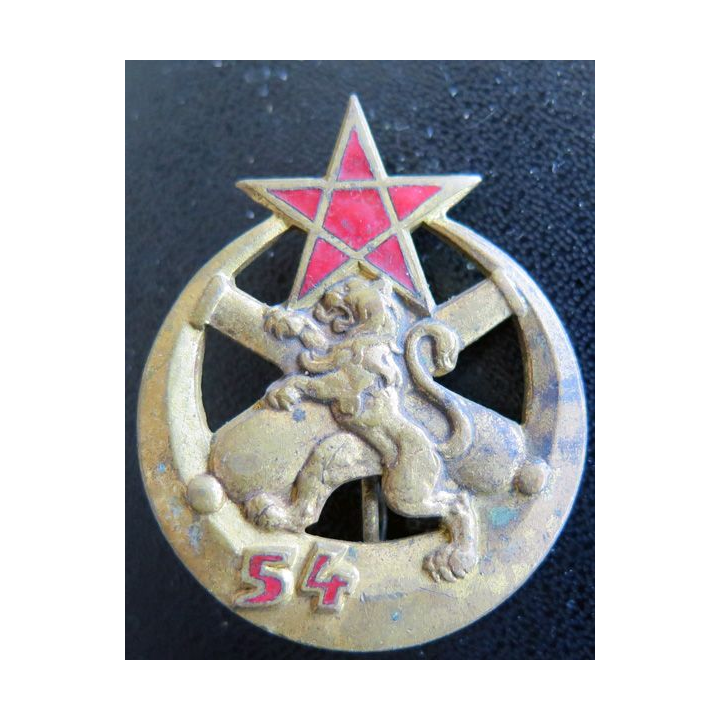 54° RA :  Insigne métallique du 54° régiment d'Artillerie de fabrication Drago Paris 54 en rouge
