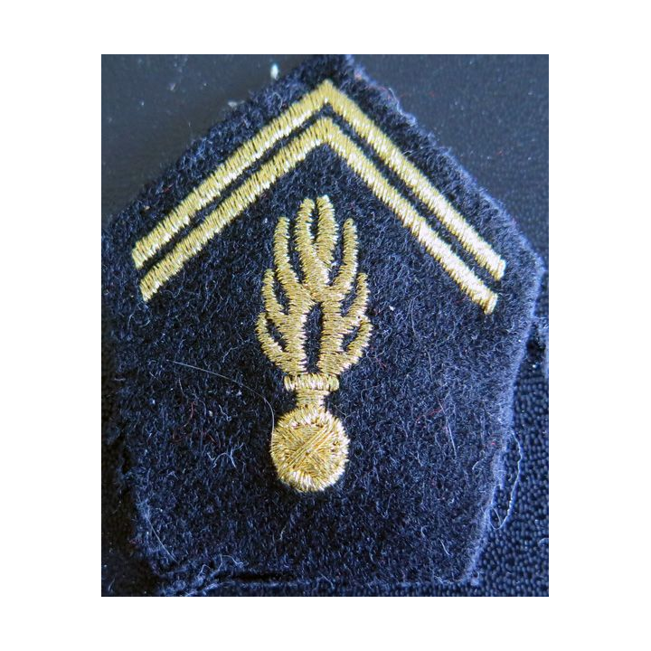 SOUTACHE : insigne de col de gendarme mobile