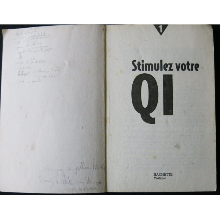 Stimulez votre QI Volume 1 de Julie Dufour aux Editions Hachette