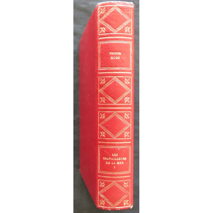 Les travailleurs de la mer tome premier de Victor Hugo aux Editions de Crémille 1973