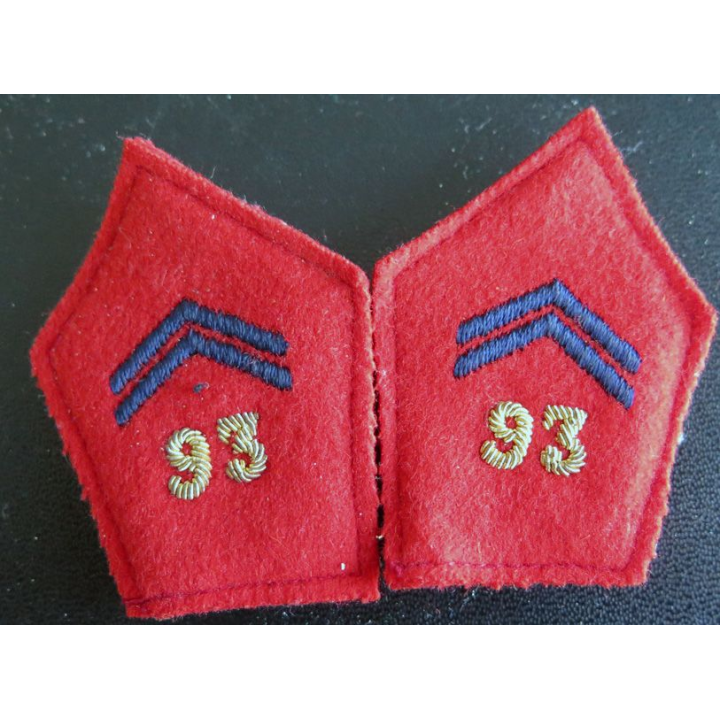 SOUTACHE : paire d'insigne de col du 93° Régiment d'Artillerie de Montagne en cannetille