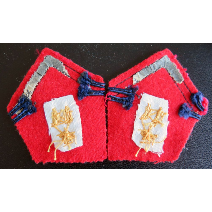 SOUTACHE : paire d'insigne de col du 11° Régiment d'Artillerie en cannetille