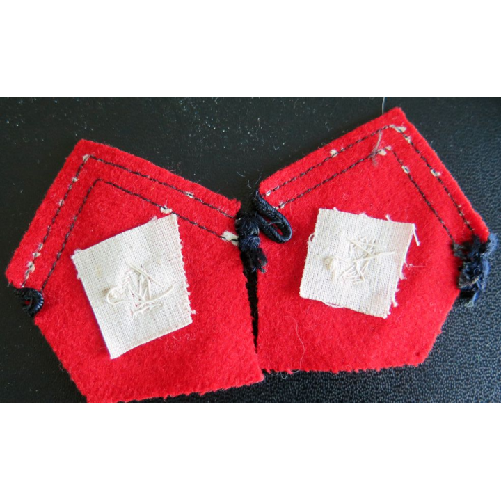 SOUTACHE : paire d'insigne de col du 2° Régiment d'Artillerie en cannetille