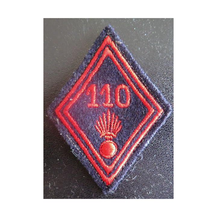 LOSANGE DE BRAS MODÈLE 45 :  110° Régiment d'infanterie troupe