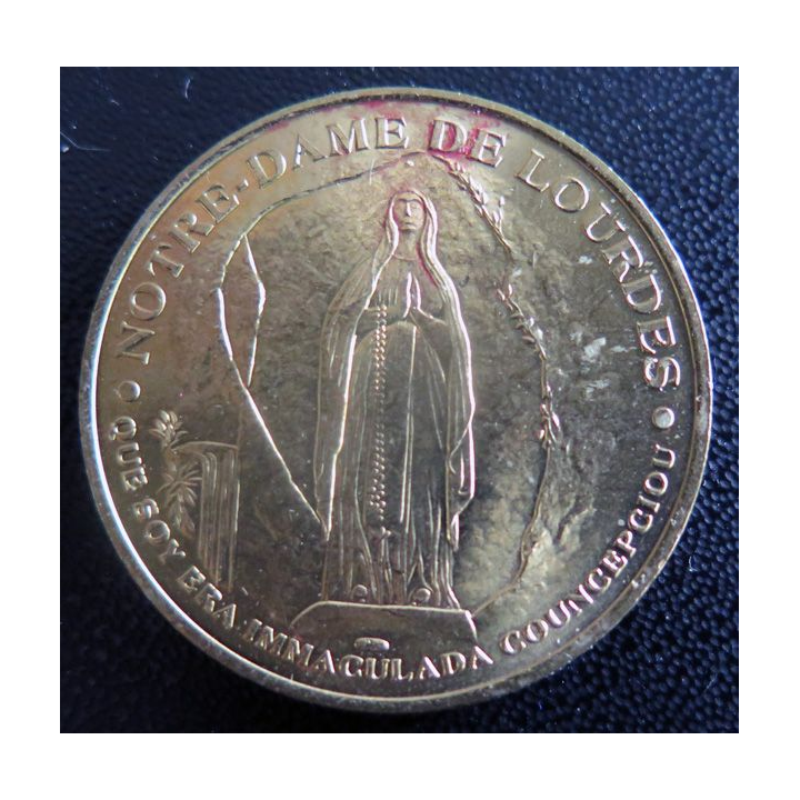 Médaille souvenir en métal doré de Notre Dame de Lourdes diamètre 3,4 cm