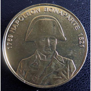Médaille souvenir en métal doré de Napoléon Bonaparte 1769 1821 diamètre 3,4 cm