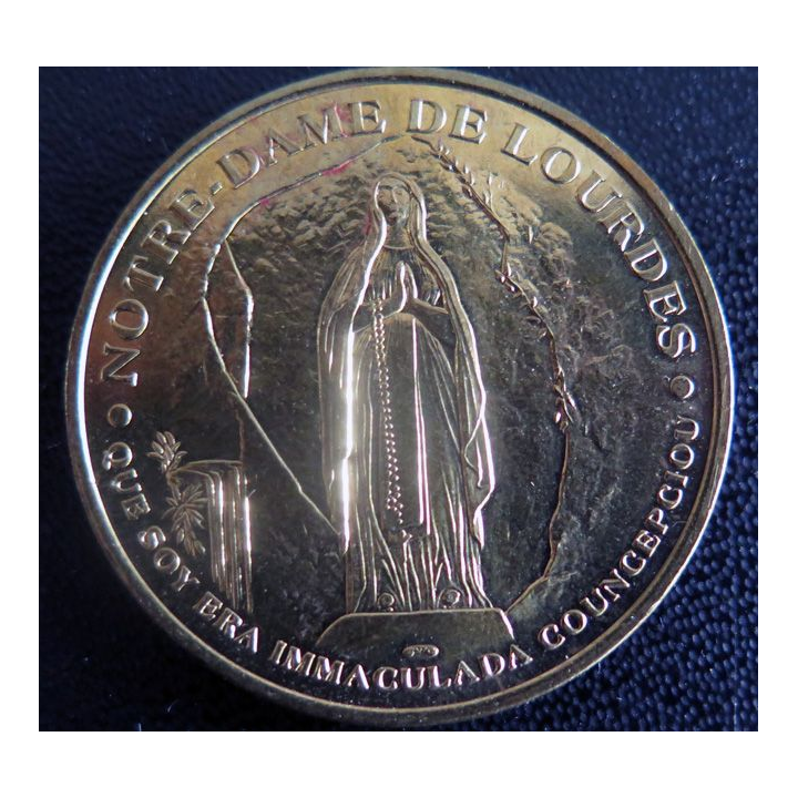 Médaille souvenir en métal doré de Basilique ND du Rosaire Lourdes diamètre 3,4 cm