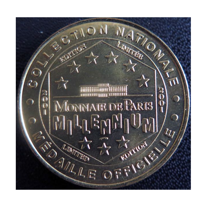 Médaille souvenir en métal doré du Château d'Angers diamètre 3,4 cm