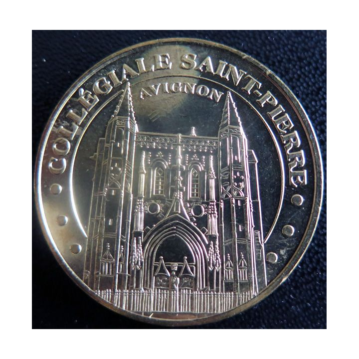 Médaille souvenir en métal doré de la Collégiale Saint Pierre diamètre 3,4 cm