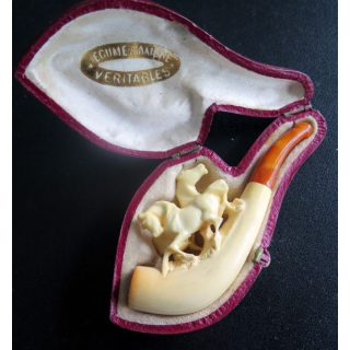 Pipe sculptée avec chevaux en écume et ambre véritables 8,5 x 3,5 cm