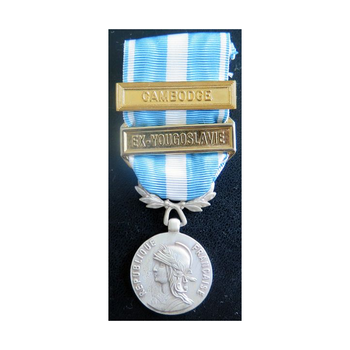 FRANCE : médaille d'outre mer agrafes  " Cambodge " et " Ex-Yougoslavie " en métal argenté