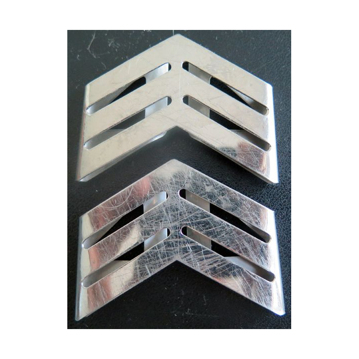 paire de galons métalliques de sergent chef argentés