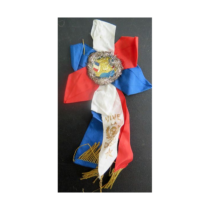 Insigne vive la classe en laiton avec rubans bleu blanc et rouge
