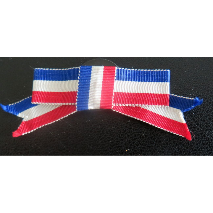 Boutonnière noeud avec rubans bleu blanc et rouge