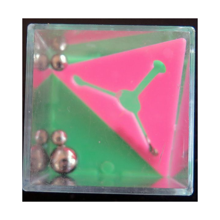jeu d'adresse 4 dans cube plastique 4 x 4 x 4 cm